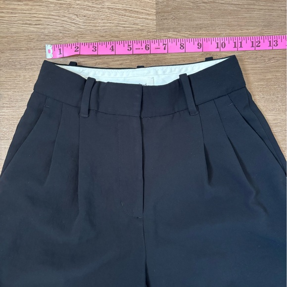 Aritzia Wilfred Effortless Pant Short - Picture 3 of 7